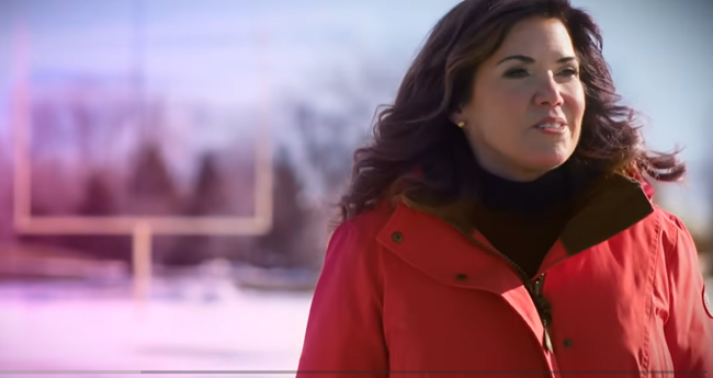 Nobody Saw Her Coming: Ex-NFL Reporter Closes to 4 Points in Minnesota as Dem Drowns in Fraud Scandal